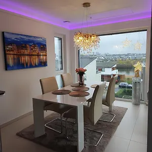 https://phonixsee-privatunterkunft-mit-dachterrasse.dortmundhotels.net