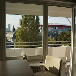 https://koln-deutz-messe-lanxess-arena.topcolognehotels.com